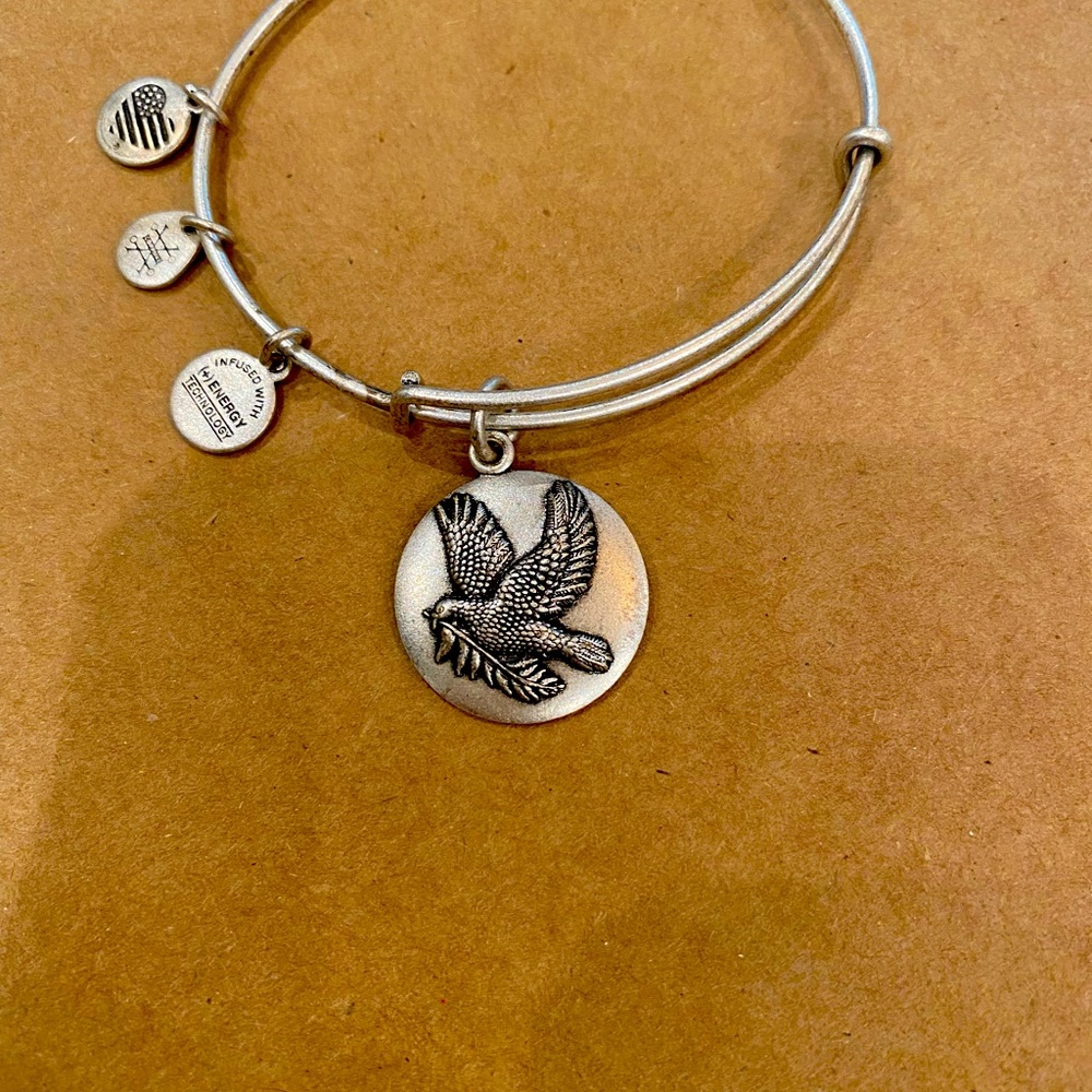 Alex and Ani 2015 Sacred Dove truth- faith- peace good condition